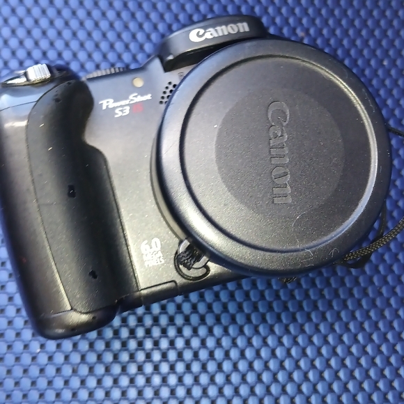 Canon PowerShot S3 IS PC1192 Digital Camera 6.0 Mega Pixels - Picture 2 of 2